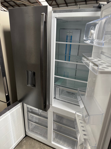 Factory second Westinghouse 541L French Door Fridge – Dark Stainless Steel (Model: WQE6060BB) - Second Hand Appliances Geebung